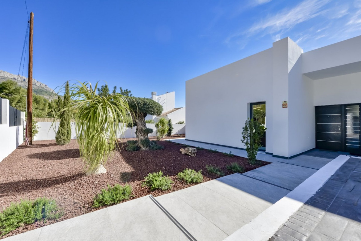 4 Bed Townhouse for sale in Altea Costa Blanca, Alicante, Spain