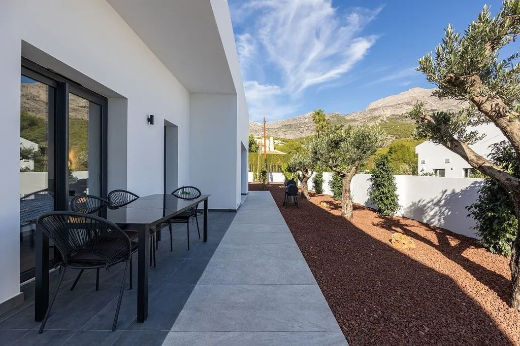 4 Bed Townhouse for sale in Altea Costa Blanca, Alicante, Spain