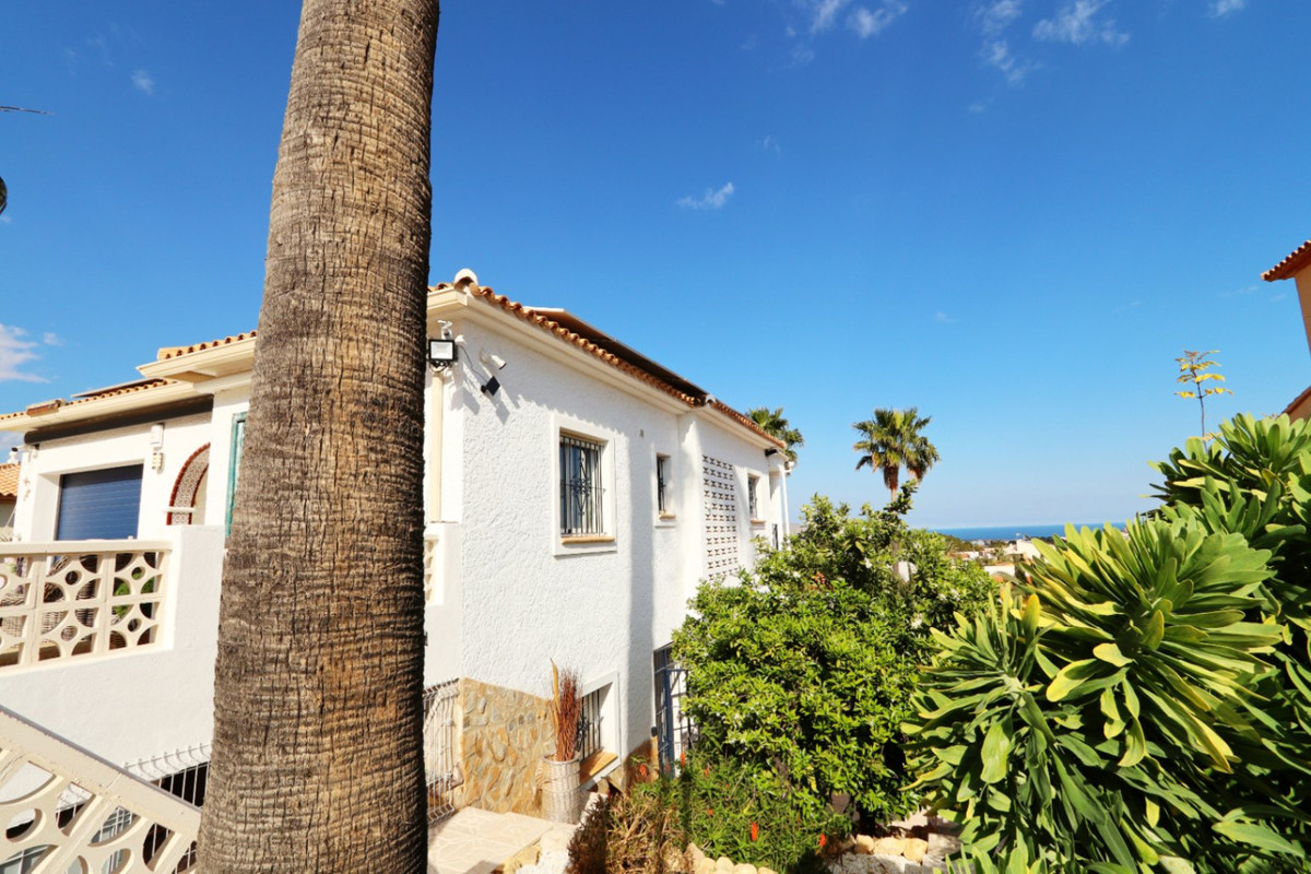 5 Bed Townhouse for sale in La Nucia Costa Blanca, Alicante, Spain
