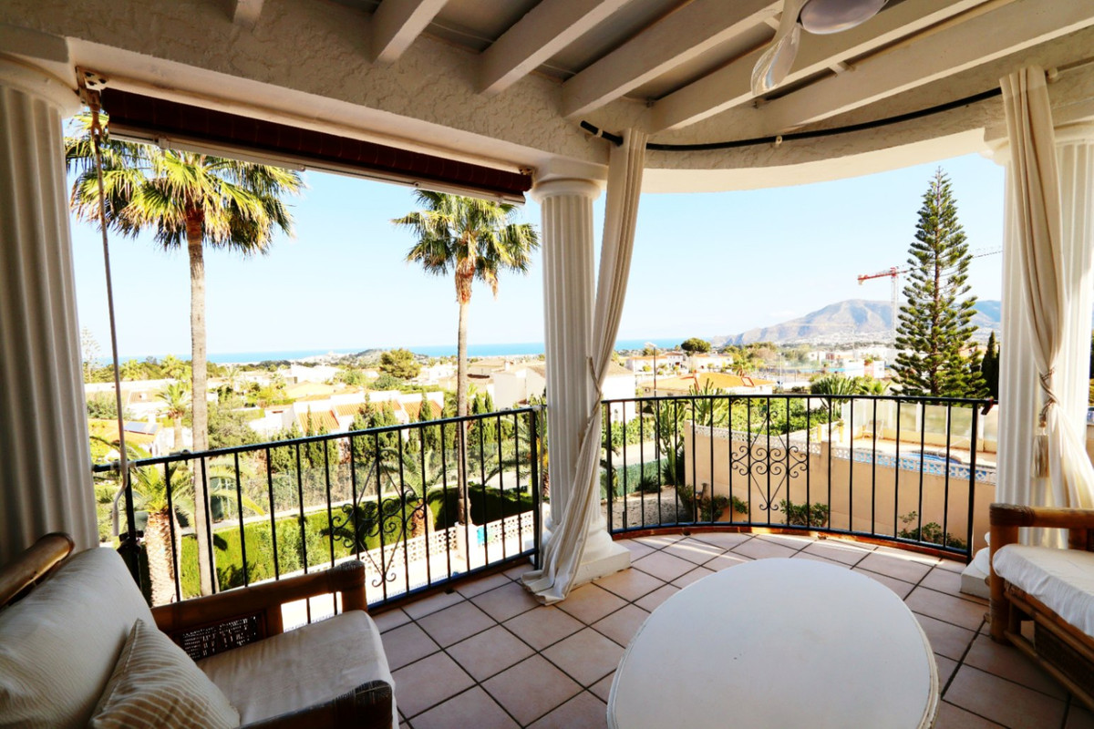 5 Bed Townhouse for sale in La Nucia Costa Blanca, Alicante, Spain