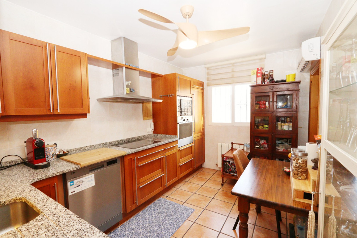 5 Bed Townhouse for sale in La Nucia Costa Blanca, Alicante, Spain