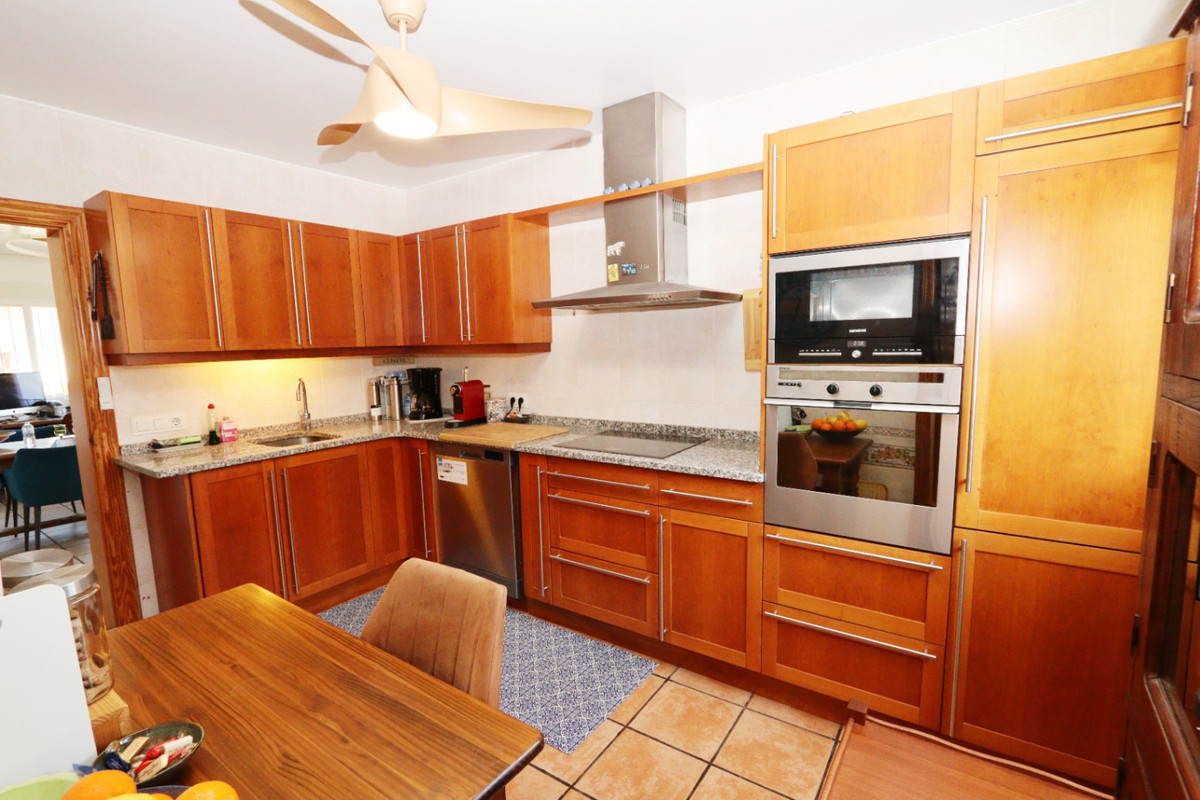 5 Bed Townhouse for sale in La Nucia Costa Blanca, Alicante, Spain