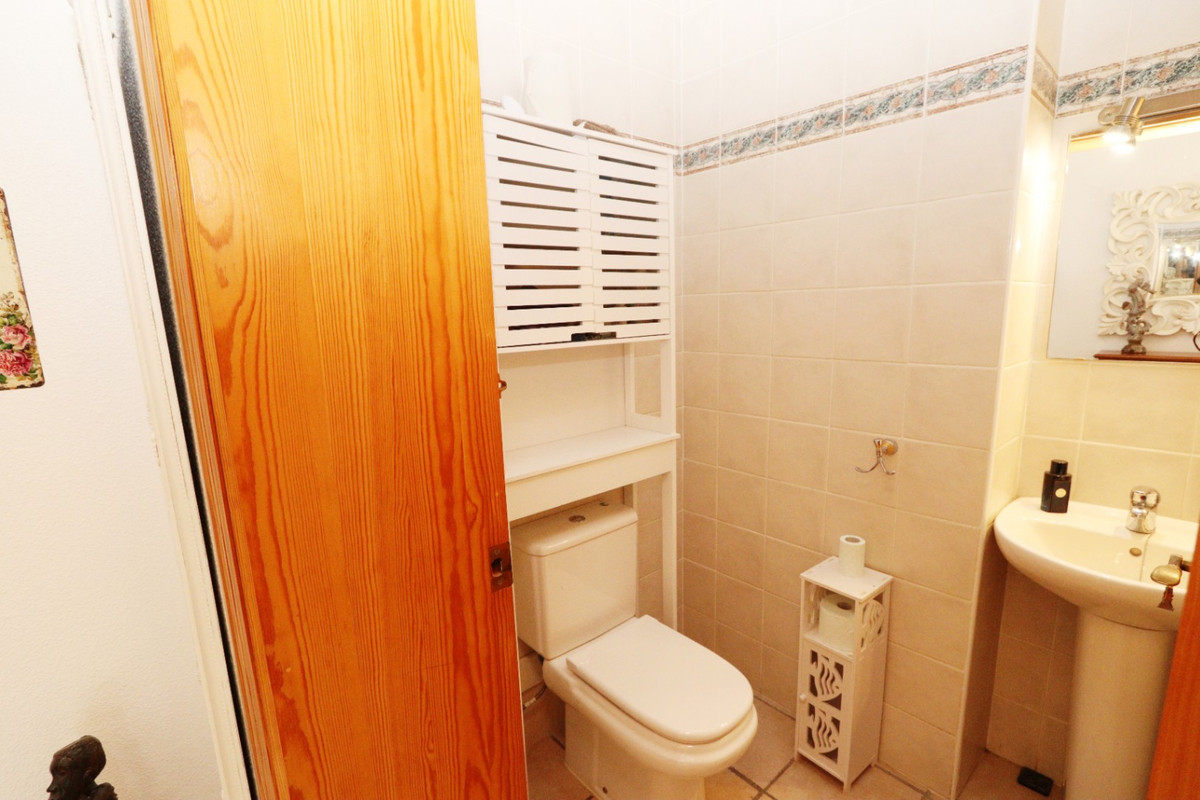 5 Bed Townhouse for sale in La Nucia Costa Blanca, Alicante, Spain