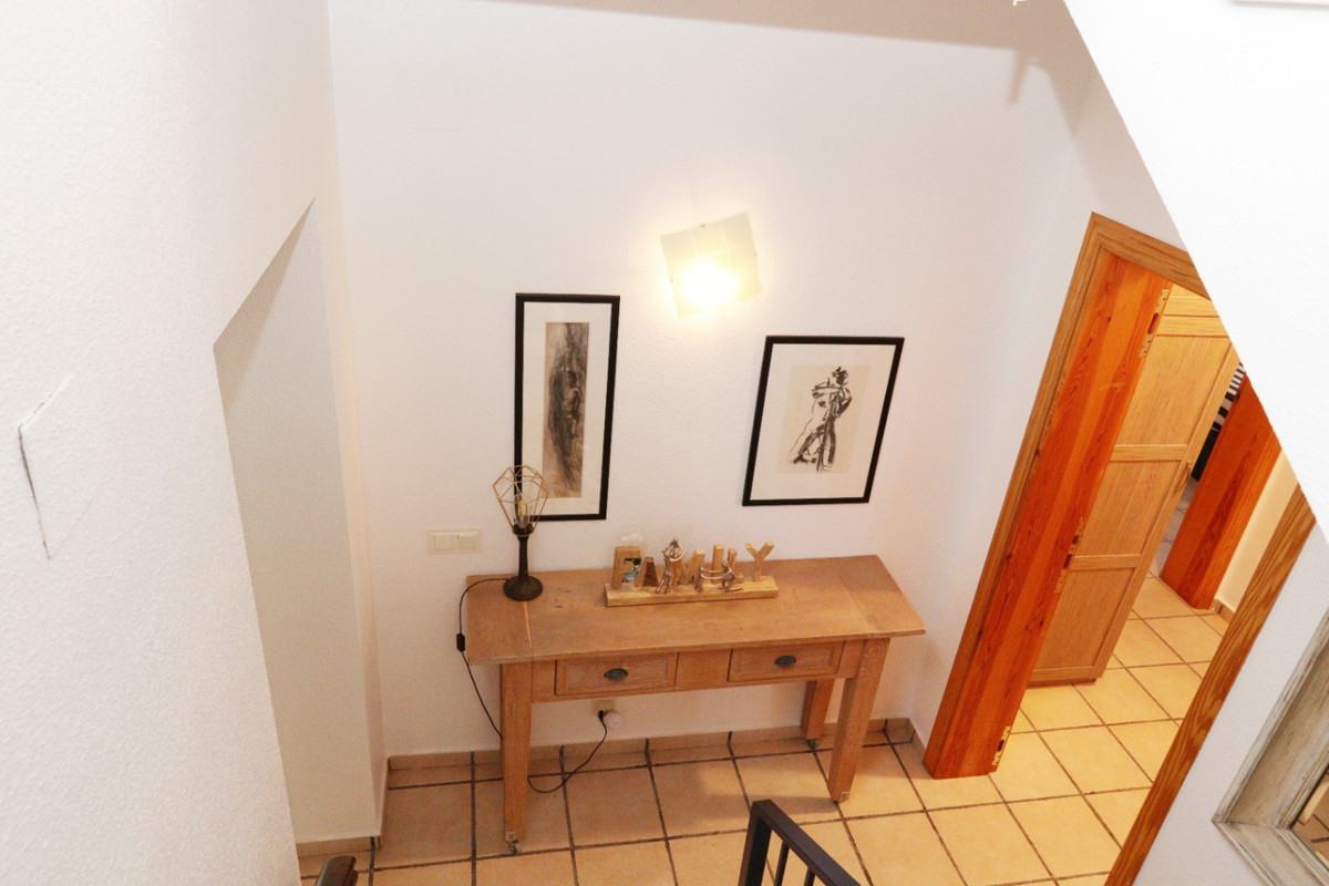 5 Bed Townhouse for sale in La Nucia Costa Blanca, Alicante, Spain