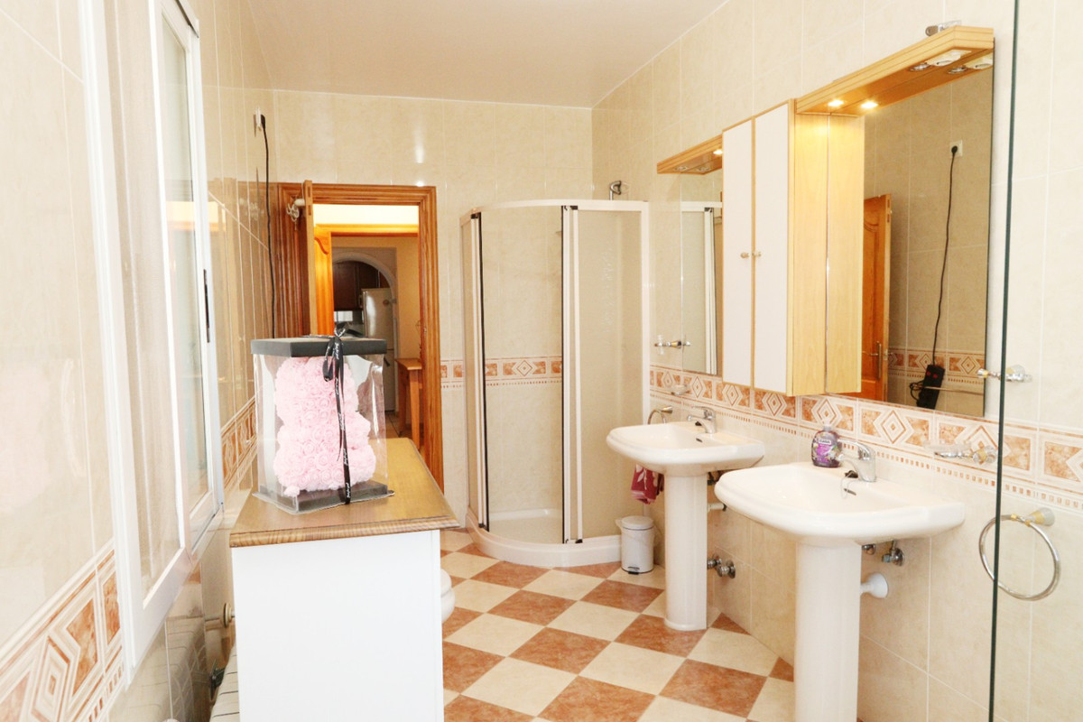 5 Bed Townhouse for sale in La Nucia Costa Blanca, Alicante, Spain