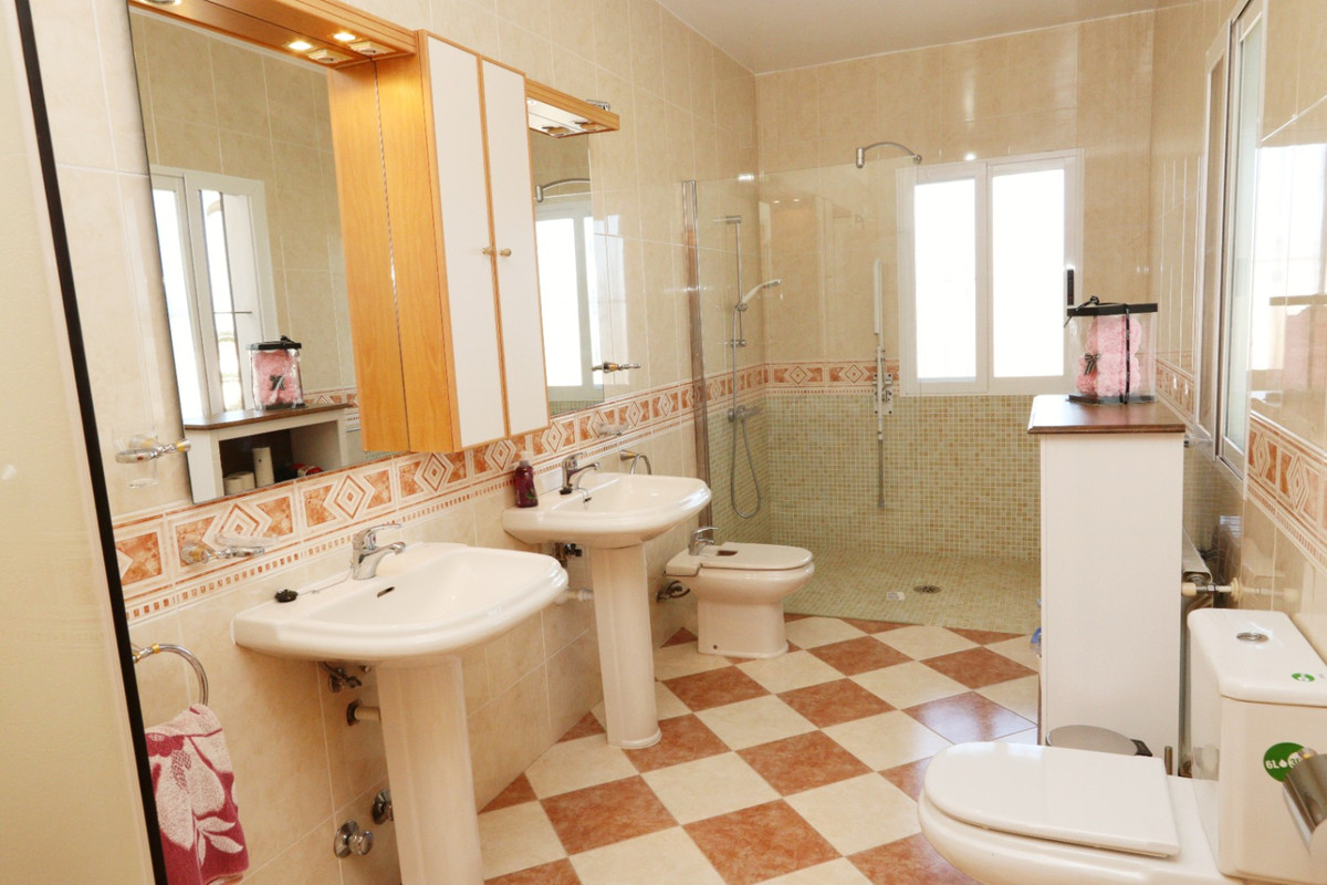5 Bed Townhouse for sale in La Nucia Costa Blanca, Alicante, Spain