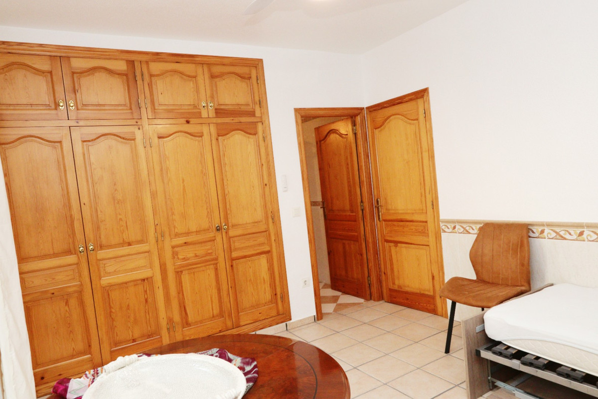 5 Bed Townhouse for sale in La Nucia Costa Blanca, Alicante, Spain