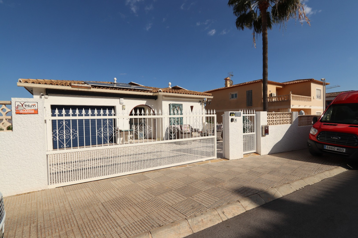 5 Bed Townhouse for sale in La Nucia Costa Blanca, Alicante, Spain