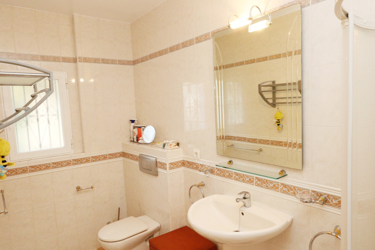 5 Bed Townhouse for sale in La Nucia Costa Blanca, Alicante, Spain