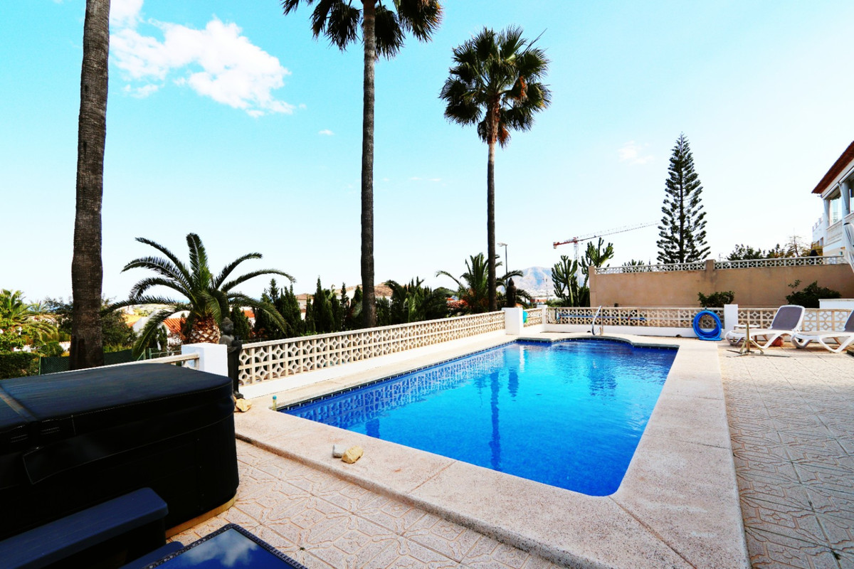 5 Bed Townhouse for sale in La Nucia Costa Blanca, Alicante, Spain
