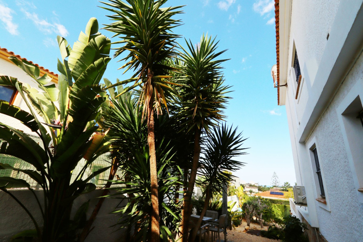 5 Bed Townhouse for sale in La Nucia Costa Blanca, Alicante, Spain