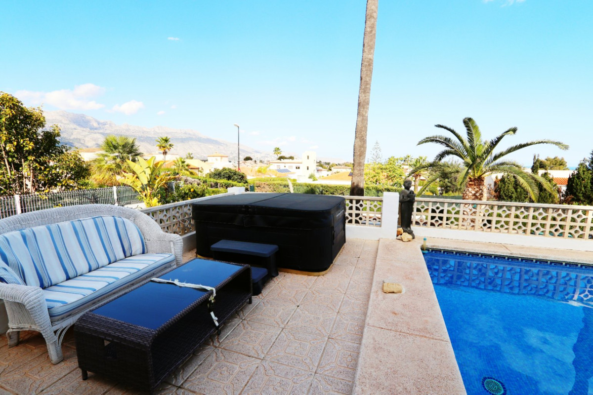5 Bed Townhouse for sale in La Nucia Costa Blanca, Alicante, Spain