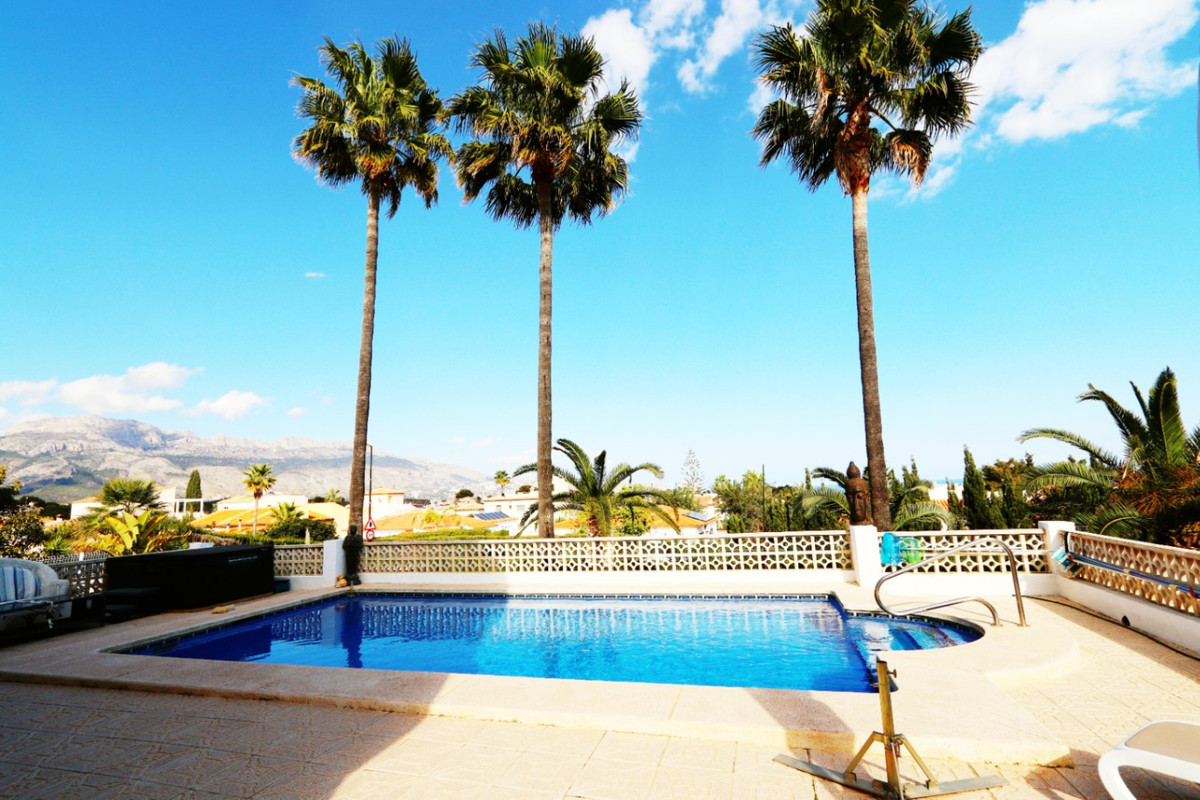 5 Bed Townhouse for sale in La Nucia Costa Blanca, Alicante, Spain