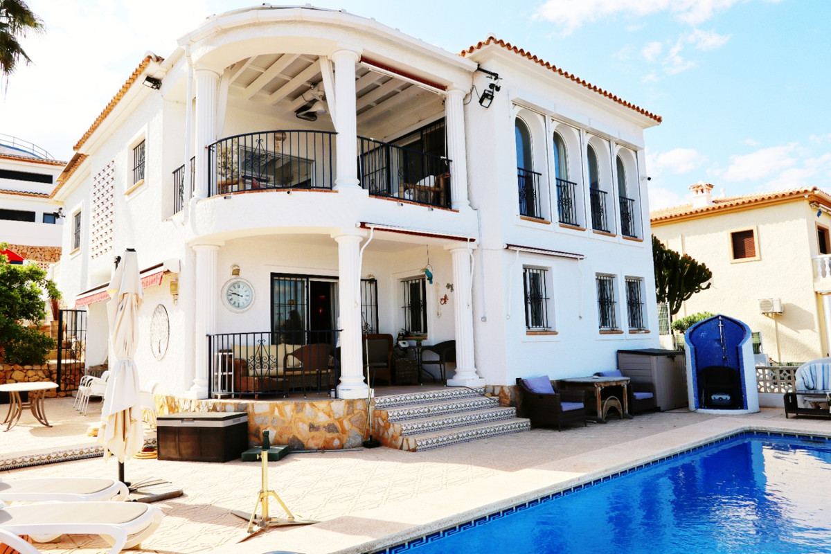 5 Bed Townhouse for sale in La Nucia Costa Blanca, Alicante, Spain