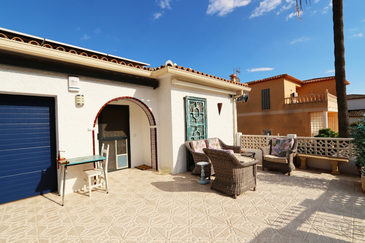 5 Bed Townhouse for sale in La Nucia Costa Blanca, Alicante, Spain