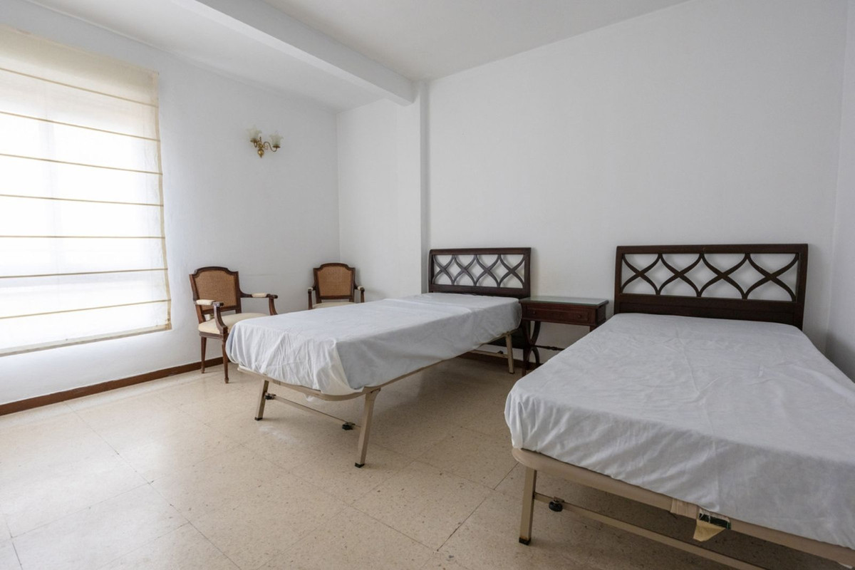 4 Bed Apartment for sale in Marbella Costa Del Sol, Málaga, Spain