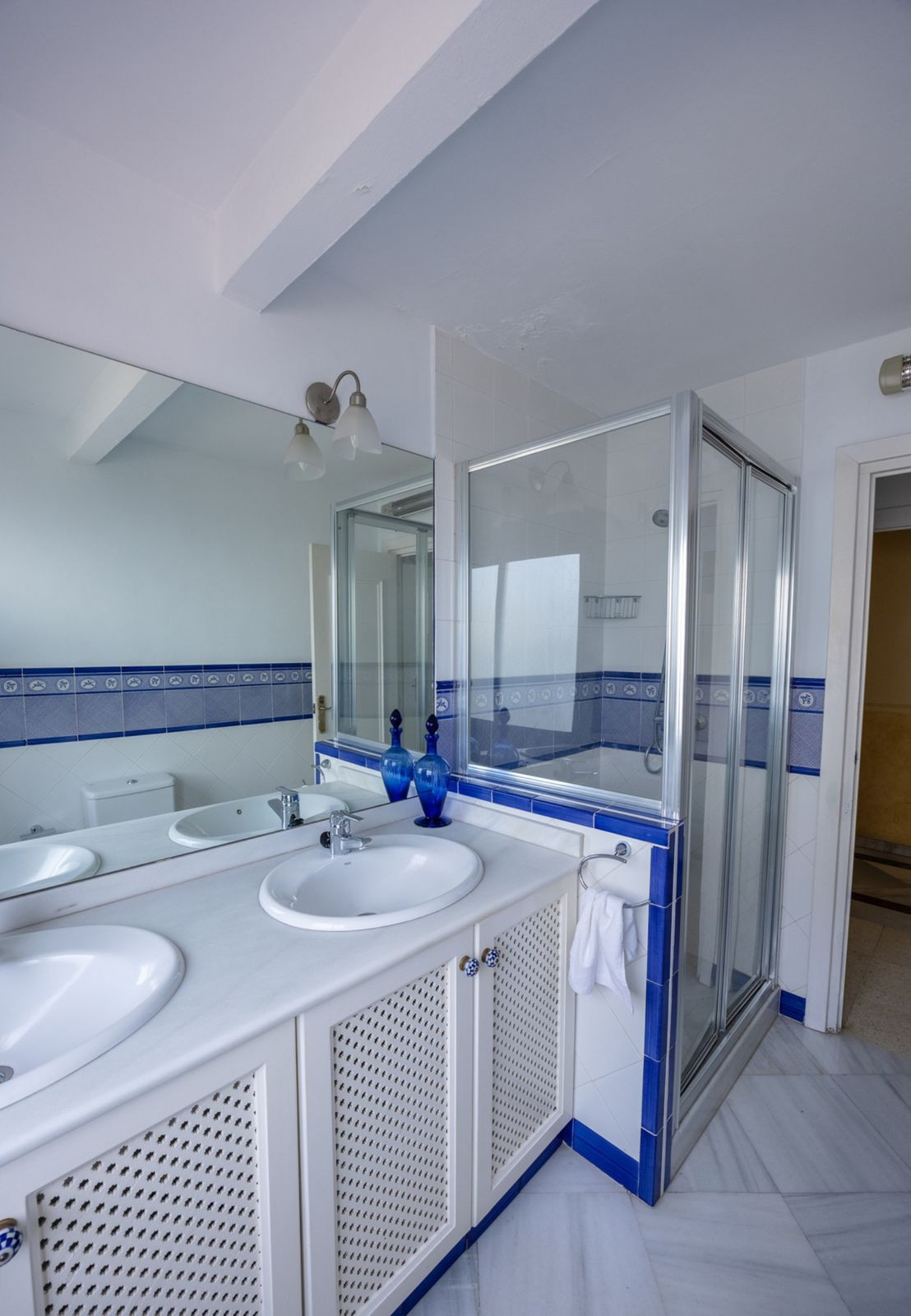 4 Bed Apartment for sale in Marbella Costa Del Sol, Málaga, Spain