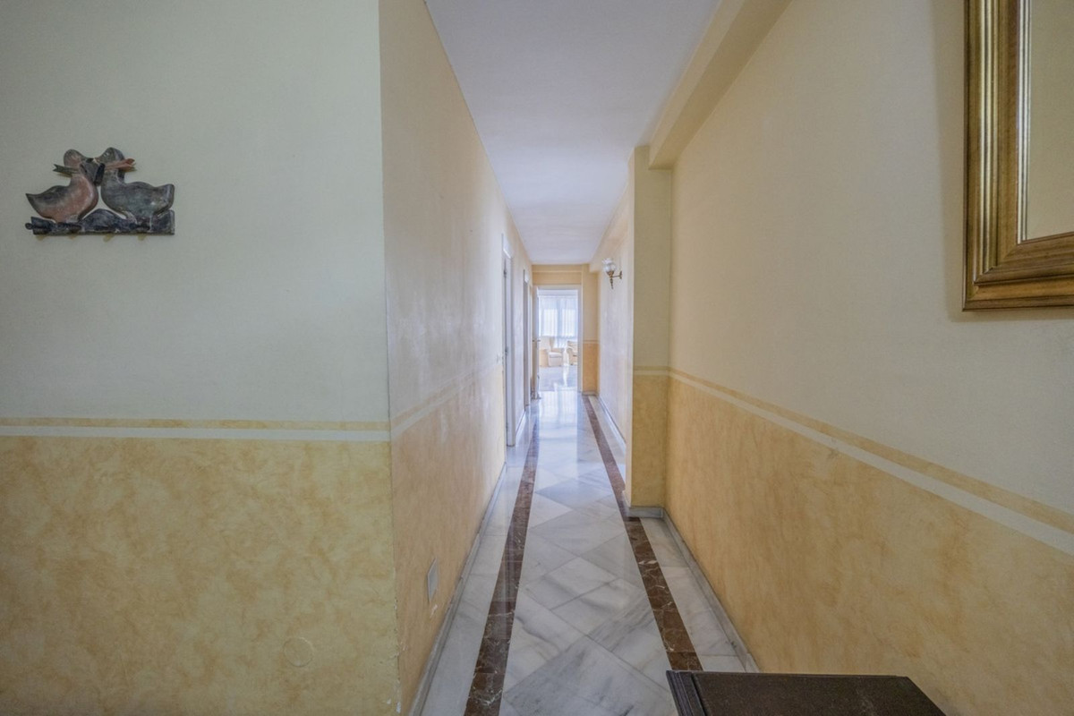 4 Bed Apartment for sale in Marbella Costa Del Sol, Málaga, Spain