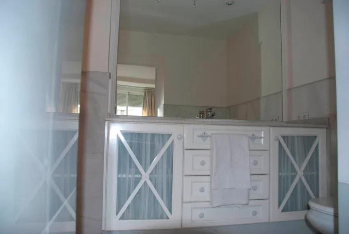 4 Bed Apartment for sale in Marbella Costa Del Sol, Málaga, Spain