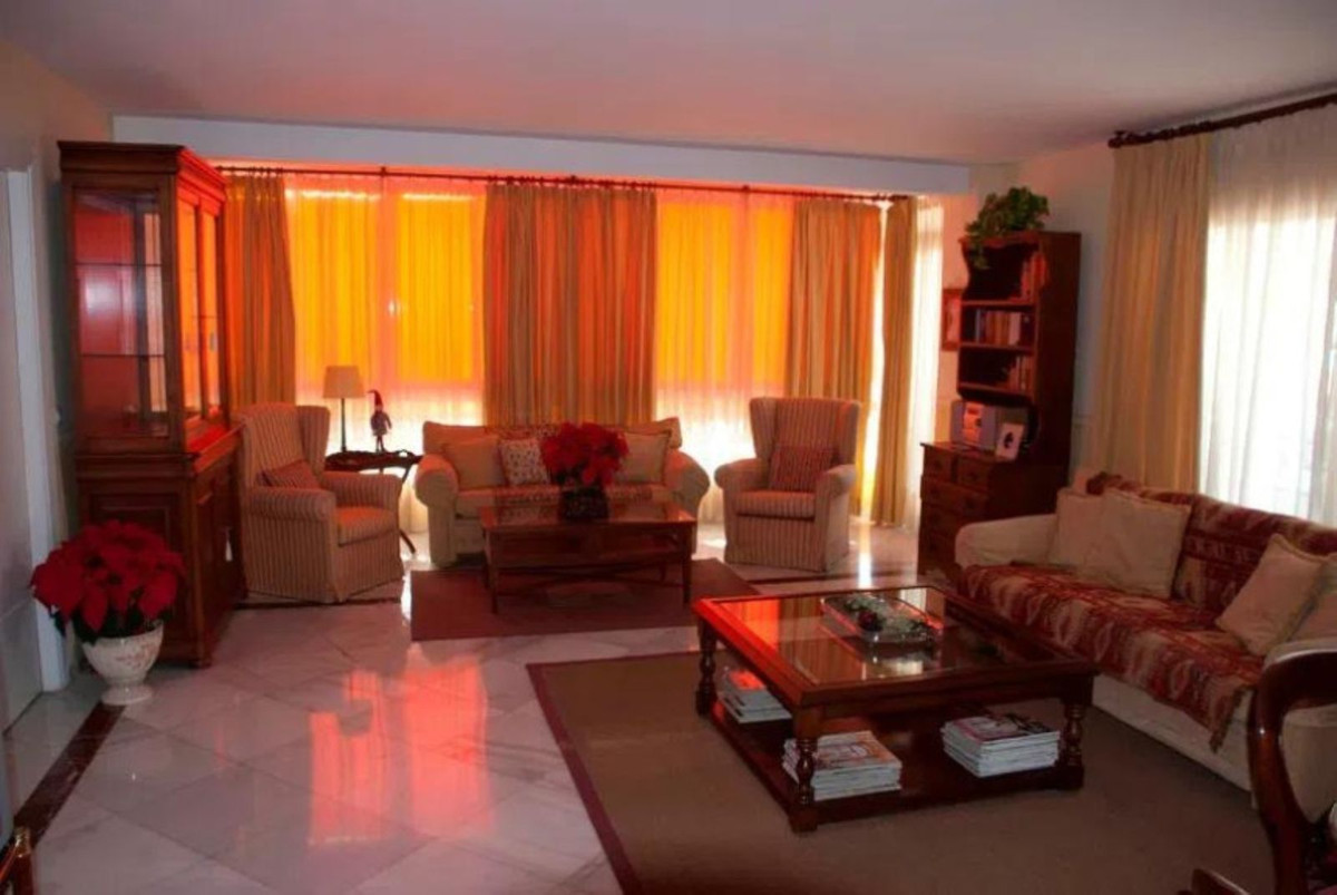 4 Bed Apartment for sale in Marbella Costa Del Sol, Málaga, Spain