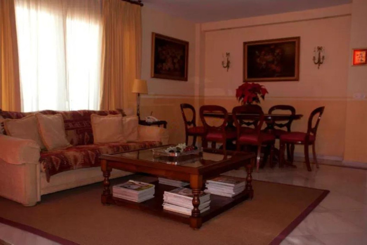 4 Bed Apartment for sale in Marbella Costa Del Sol, Málaga, Spain