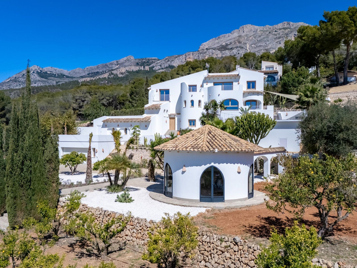 5 Bed Townhouse for sale in Altea Costa Blanca, Alicante, Spain