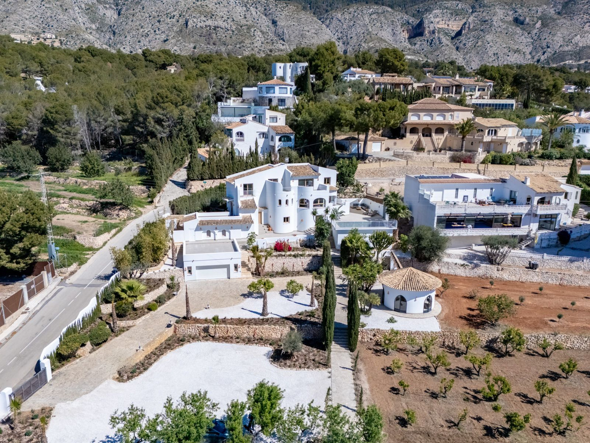 5 Bed Townhouse for sale in Altea Costa Blanca, Alicante, Spain
