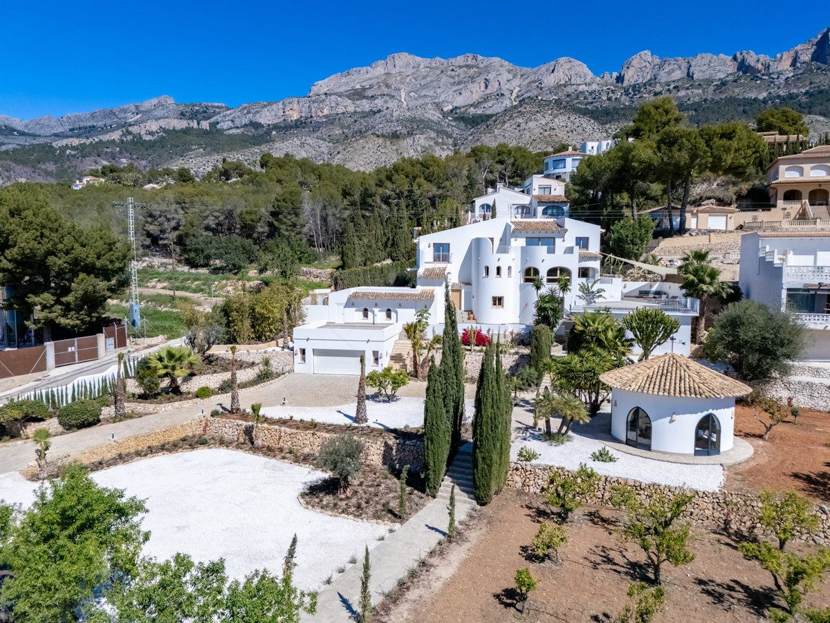 5 Bed Townhouse for sale in Altea Costa Blanca, Alicante, Spain