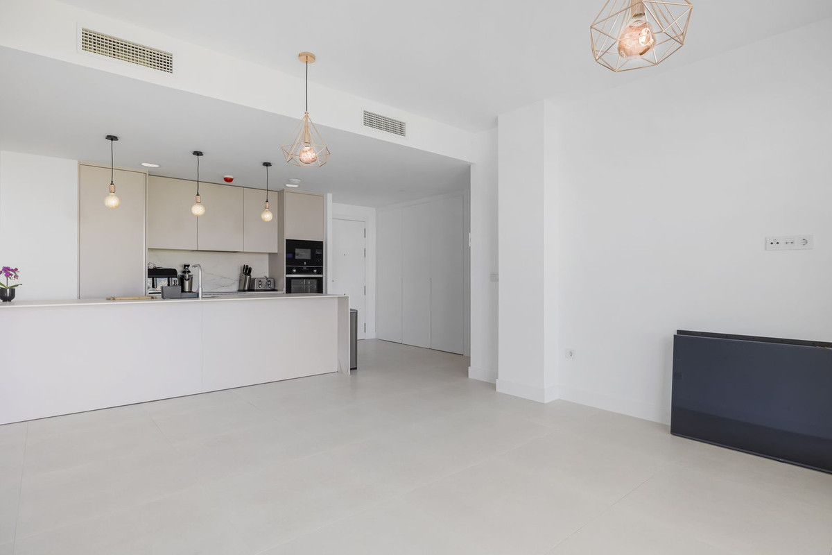 2 Bed Apartment for sale in Fuengirola Costa Del Sol, Málaga, Spain