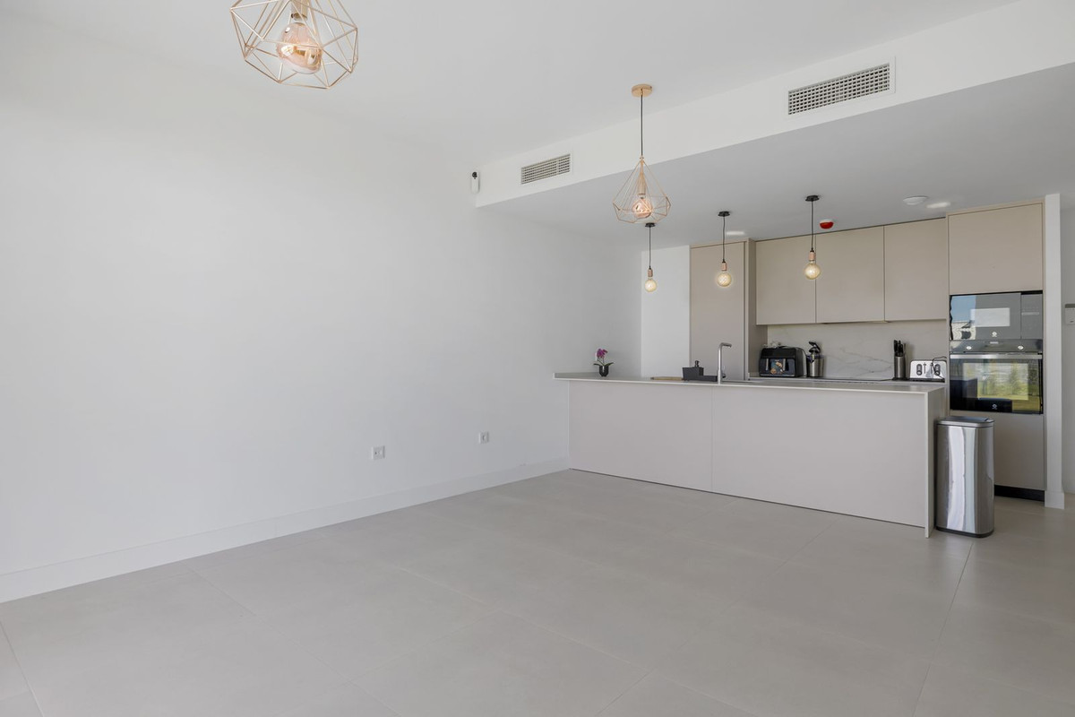 2 Bed Apartment for sale in Fuengirola Costa Del Sol, Málaga, Spain