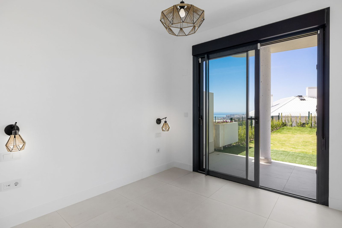 2 Bed Apartment for sale in Fuengirola Costa Del Sol, Málaga, Spain