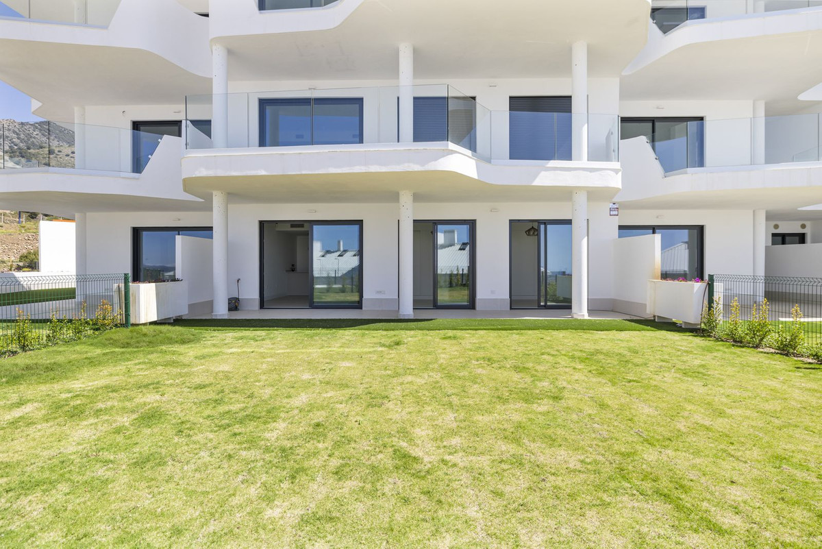 2 Bed Apartment for sale in Fuengirola Costa Del Sol, Málaga, Spain