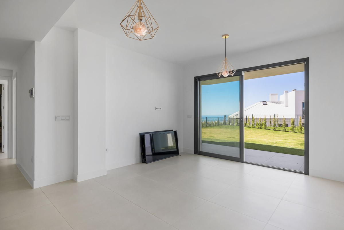 2 Bed Apartment for sale in Fuengirola Costa Del Sol, Málaga, Spain