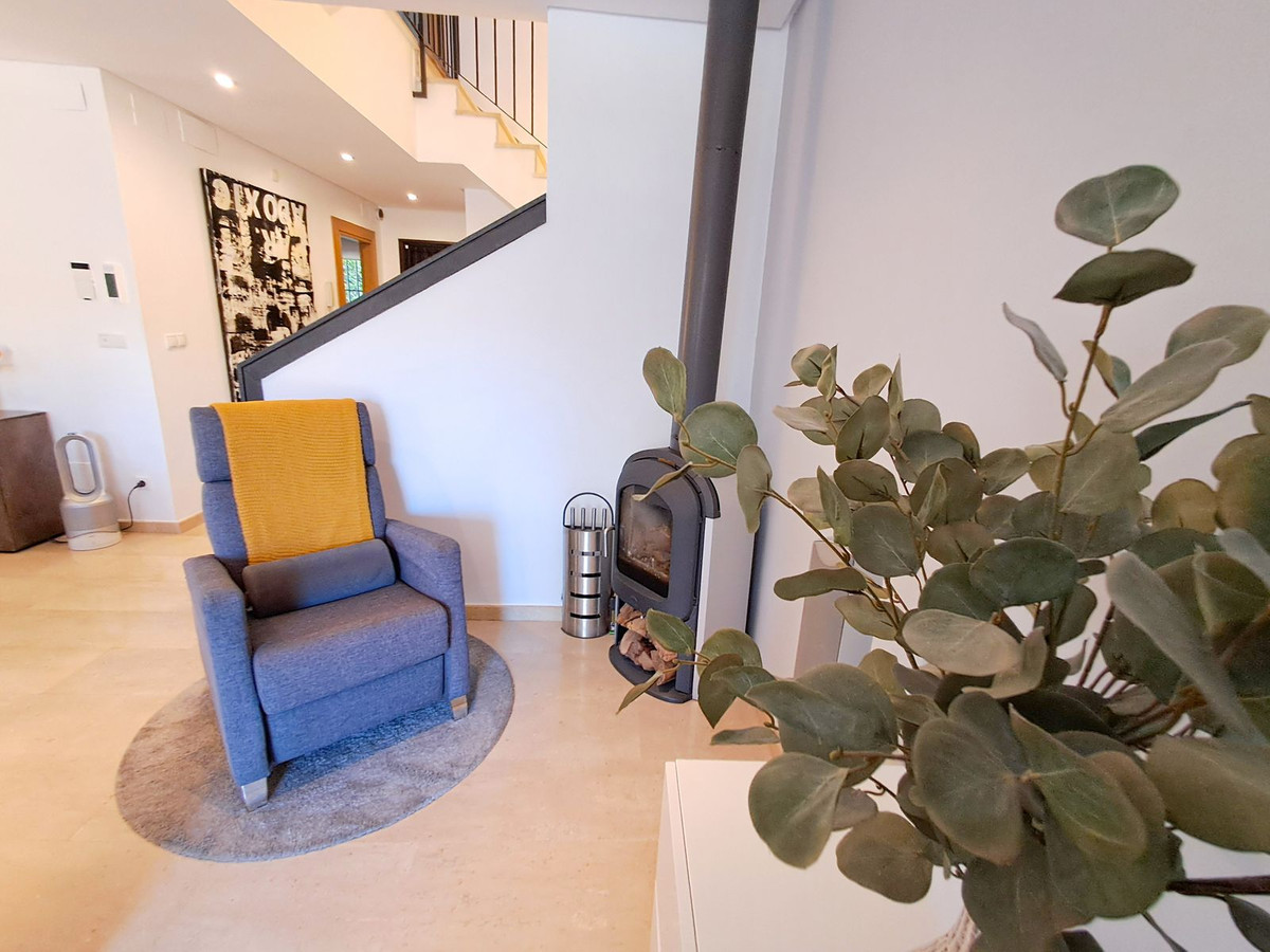 3 Bed Townhouse for sale in Nagüeles Costa Del Sol, Málaga, Spain