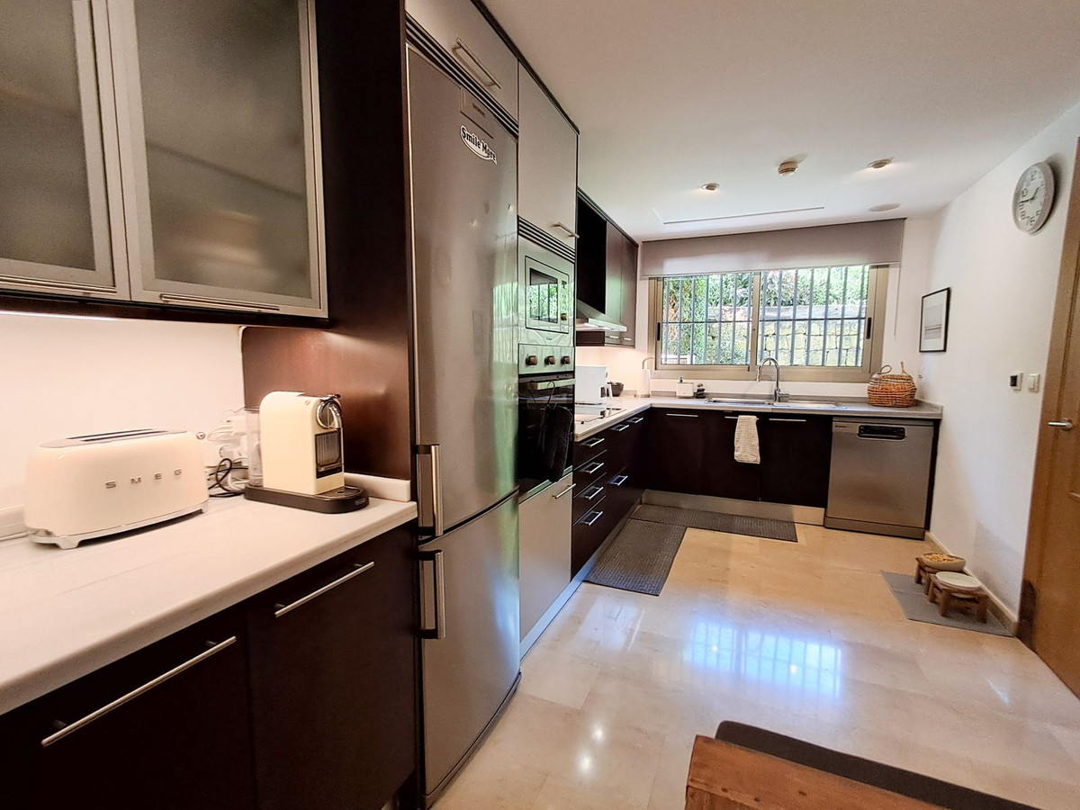 3 Bed Townhouse for sale in Nagüeles Costa Del Sol, Málaga, Spain