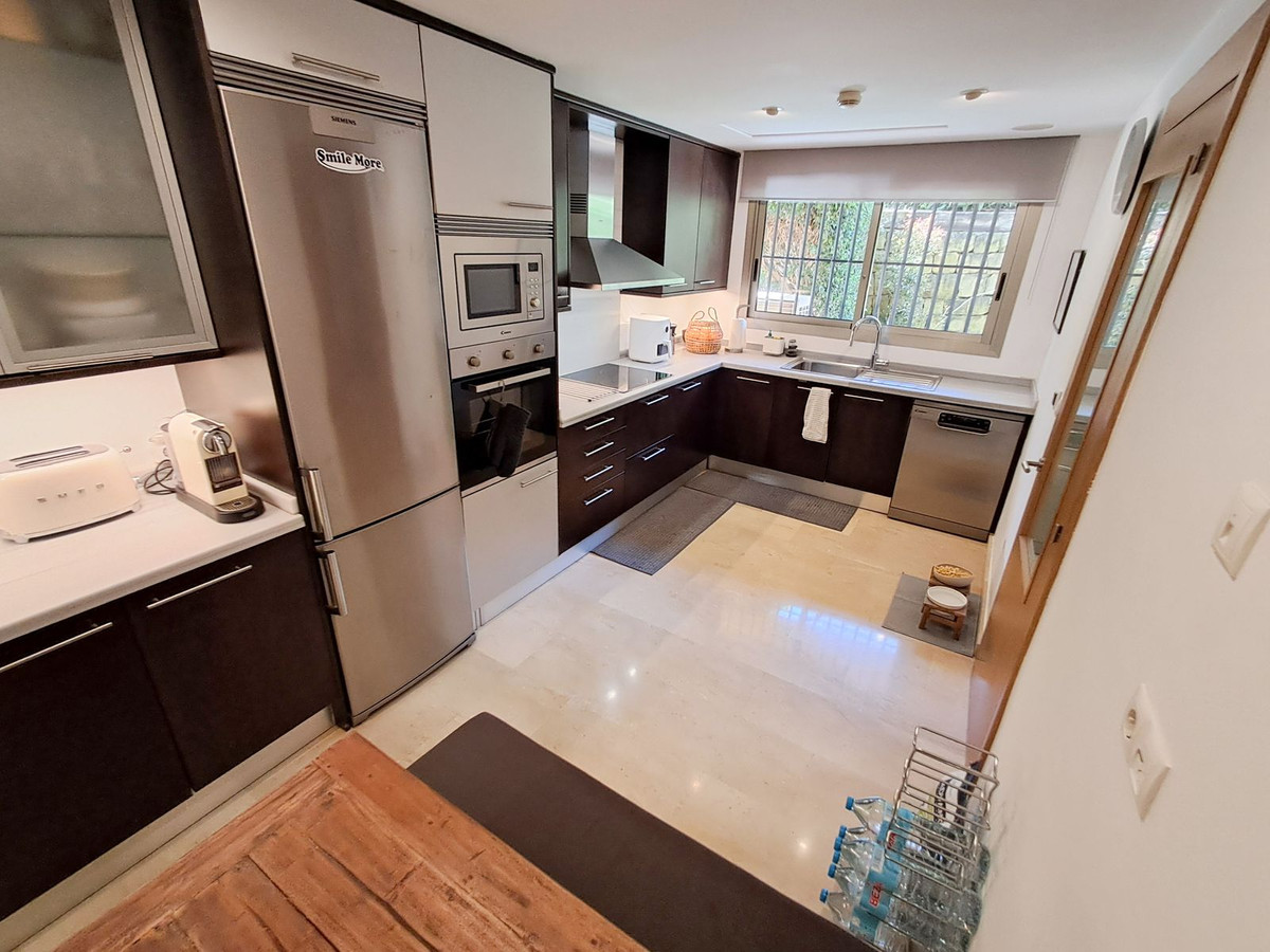 3 Bed Townhouse for sale in Nagüeles Costa Del Sol, Málaga, Spain
