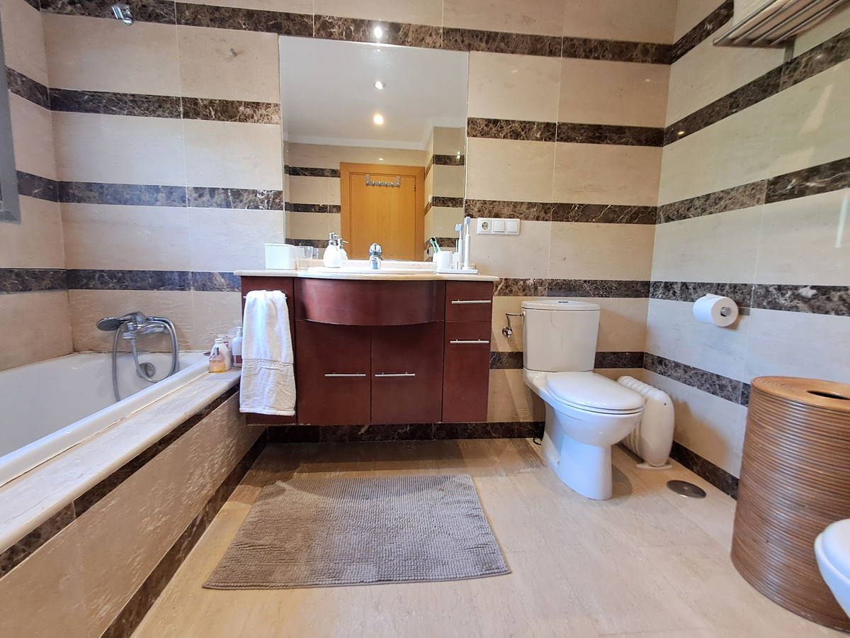 3 Bed Townhouse for sale in Nagüeles Costa Del Sol, Málaga, Spain