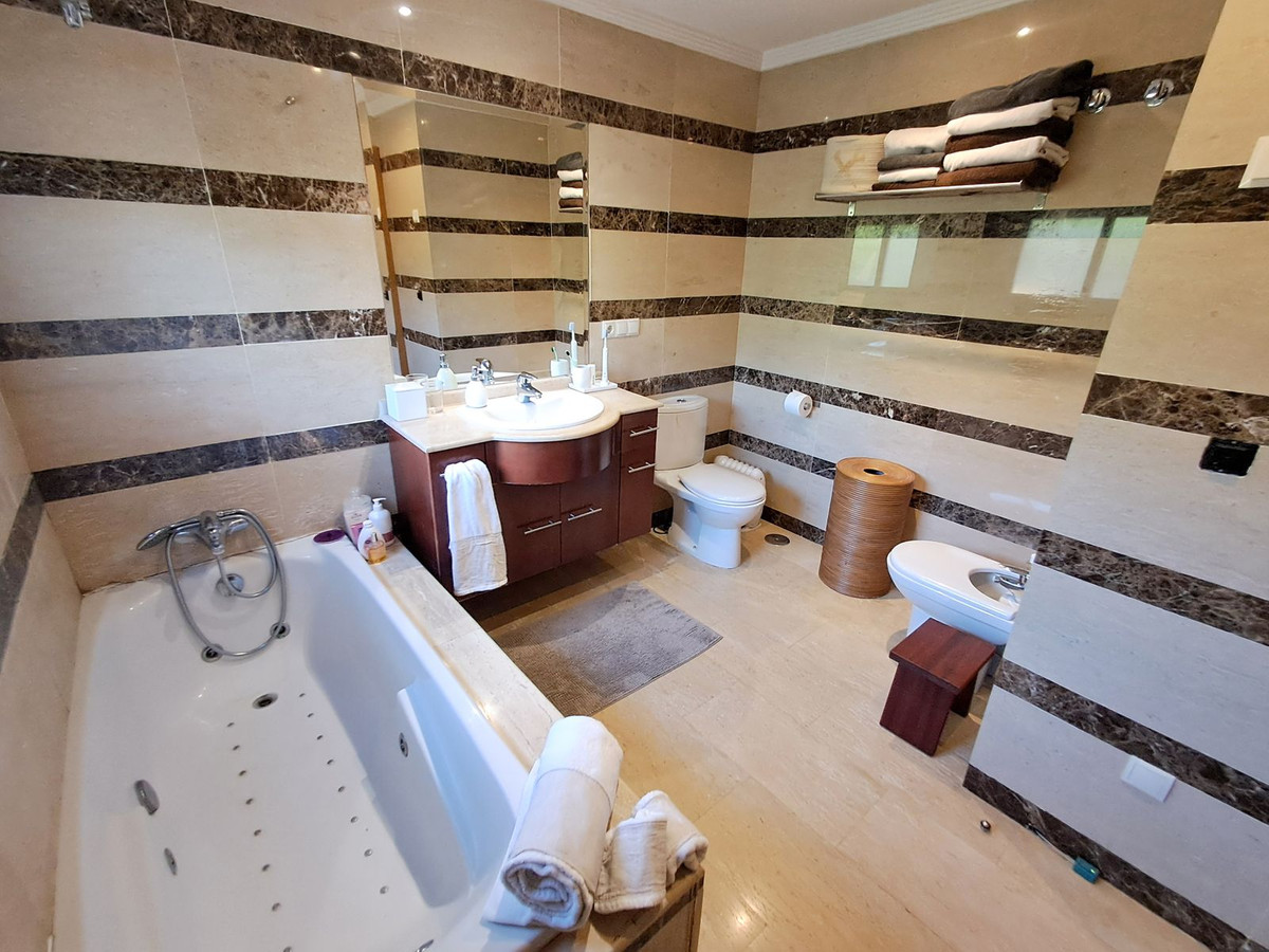 3 Bed Townhouse for sale in Nagüeles Costa Del Sol, Málaga, Spain
