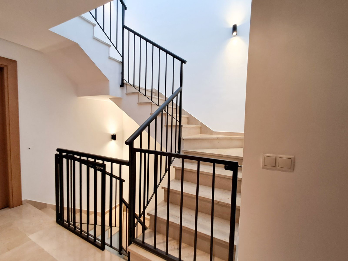 3 Bed Townhouse for sale in Nagüeles Costa Del Sol, Málaga, Spain