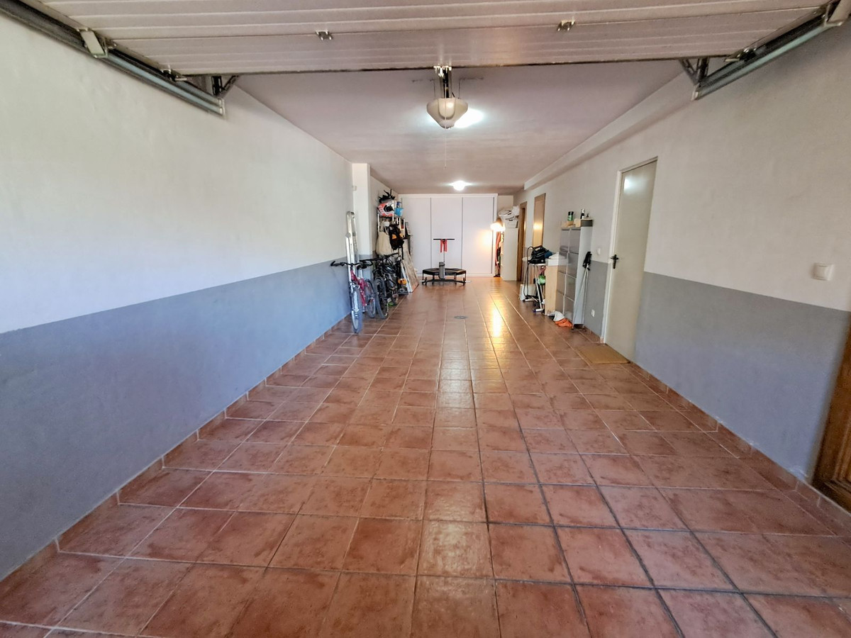 3 Bed Townhouse for sale in Nagüeles Costa Del Sol, Málaga, Spain
