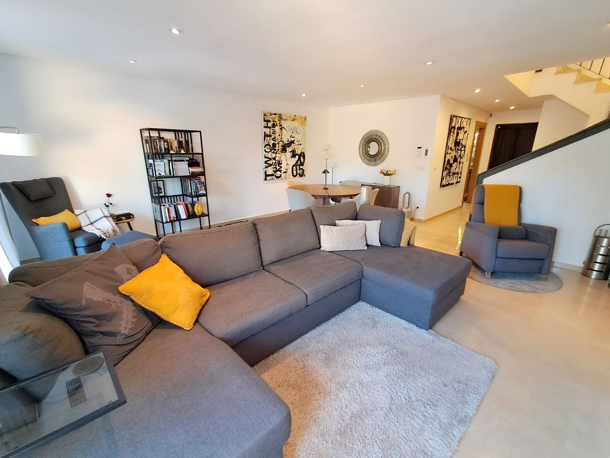 3 Bed Townhouse for sale in Nagüeles Costa Del Sol, Málaga, Spain
