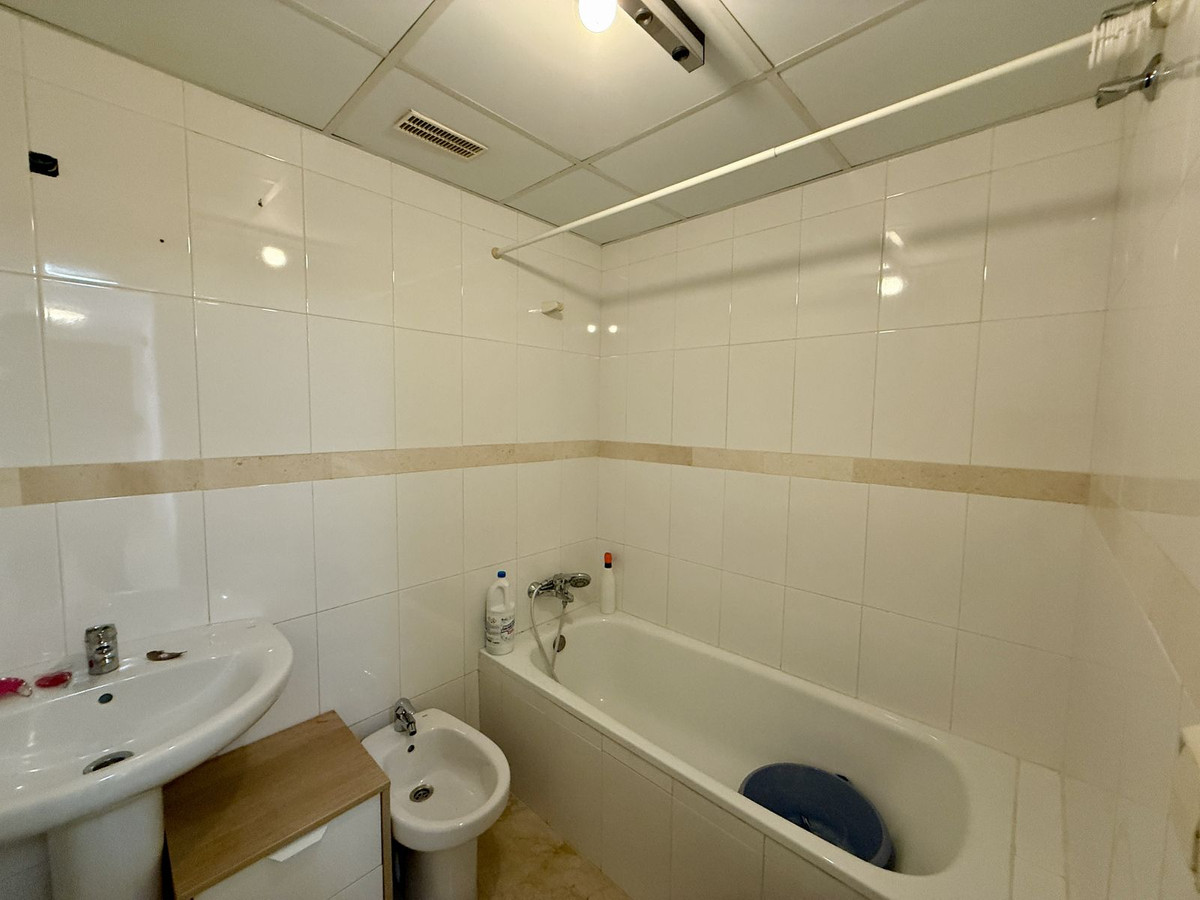 Se vende Apartamento Planta Baja de 3 dormitorios en Costa Del Sol, Málaga, España