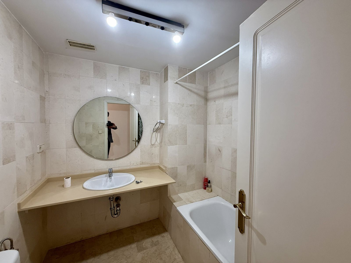 Se vende Apartamento Planta Baja de 3 dormitorios en Costa Del Sol, Málaga, España