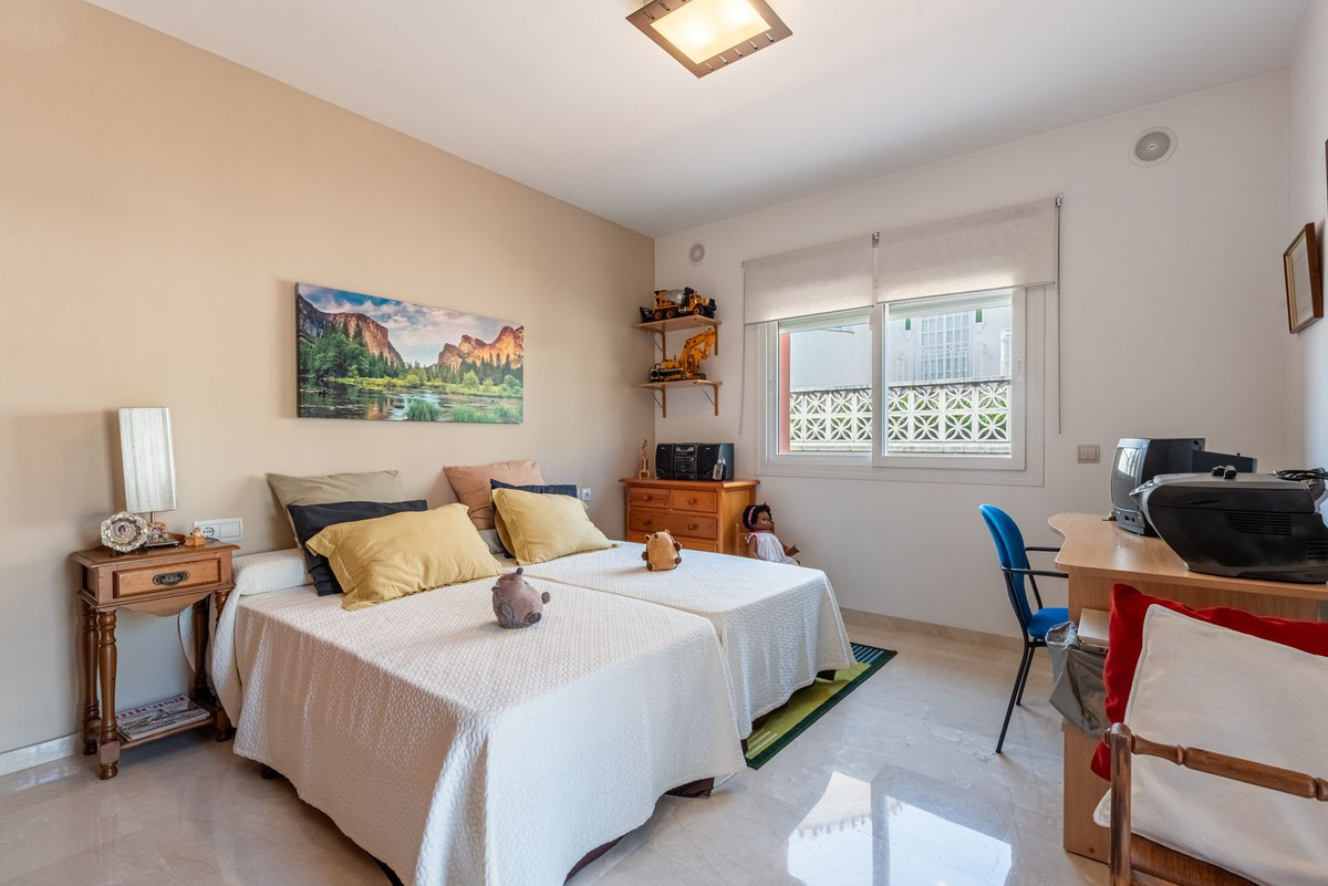 Se vende Villa - Chalet de 6 dormitorios en Costa Del Sol, Málaga, España