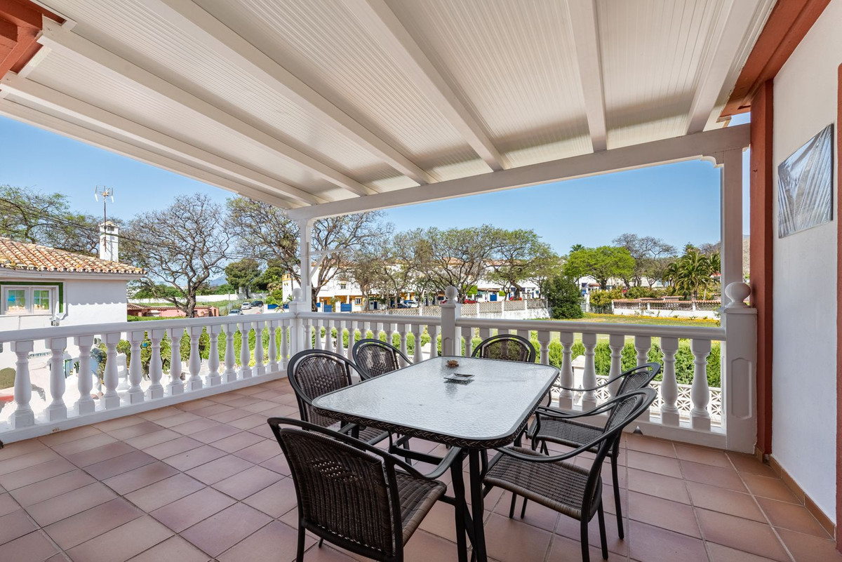Se vende Villa - Chalet de 6 dormitorios en Costa Del Sol, Málaga, España