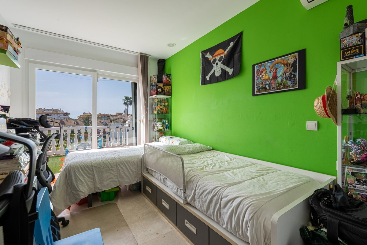 Se vende Villa - Chalet de 6 dormitorios en Costa Del Sol, Málaga, España