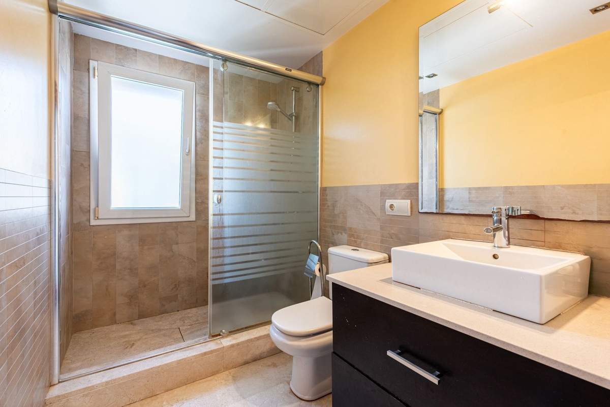 Se vende Villa - Chalet de 6 dormitorios en Costa Del Sol, Málaga, España