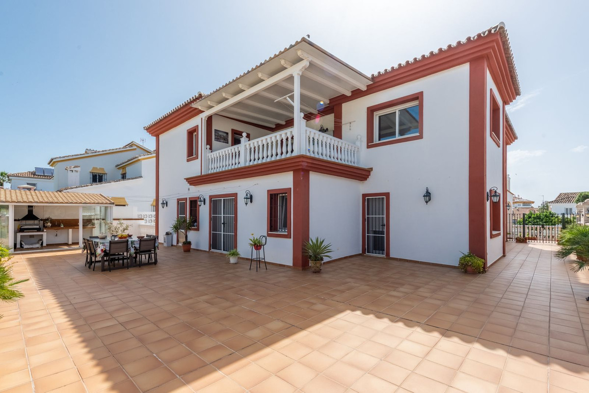 Se vende Villa - Chalet de 6 dormitorios en Costa Del Sol, Málaga, España