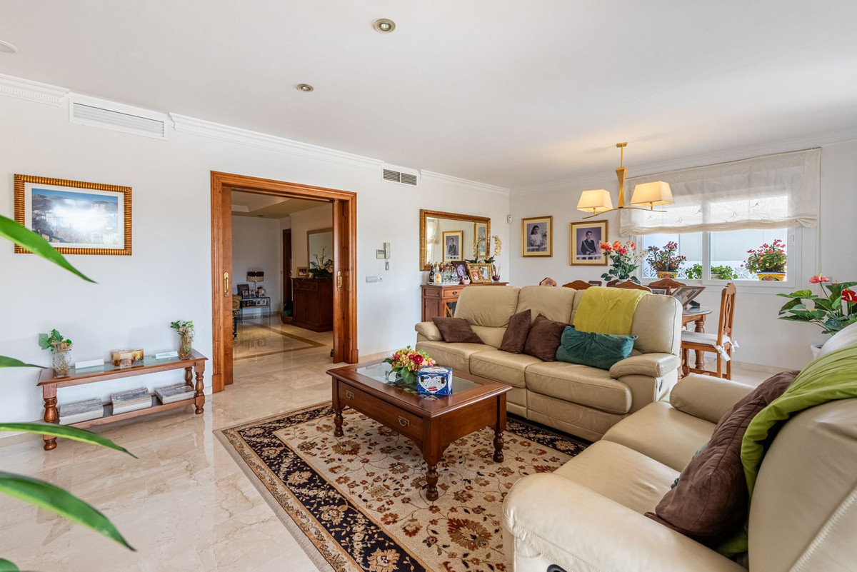 Se vende Villa - Chalet de 6 dormitorios en Costa Del Sol, Málaga, España