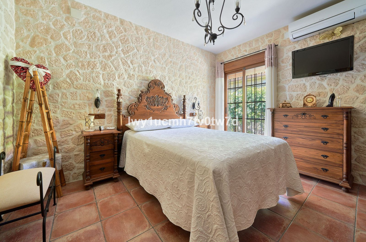 Se vende Villa - Chalet de 4 dormitorios en Costa Del Sol, Málaga, España